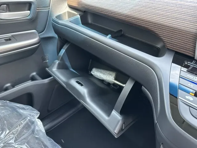 フリード(ホンダ)ハイブリッド クロスター登録済未使用車 19