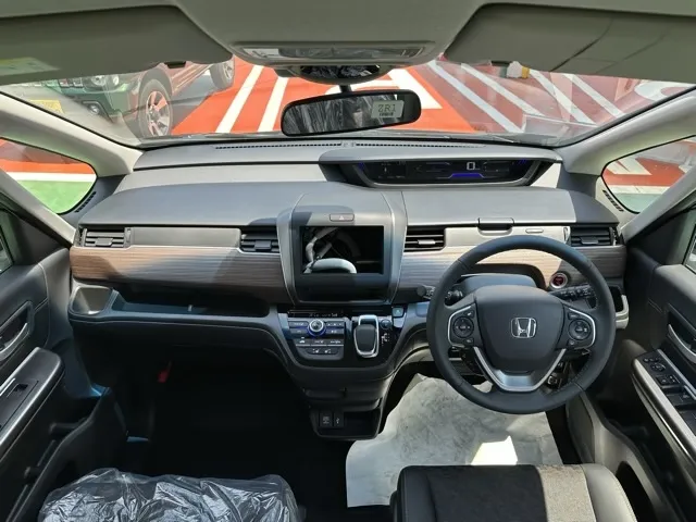 フリード(ホンダ)ハイブリッド クロスター登録済未使用車 25