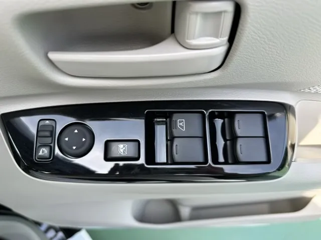 ルークス(ニッサン)X新車見本展示有 12