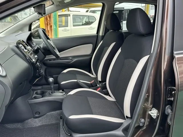ノート(ニッサン)X アラウンドビューモニター中古車 3