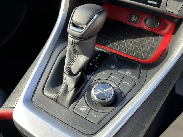 ＲＡＶ４(トヨタ)アドベンチャーオフロードＰＫＧⅡ登録済未使用車 17