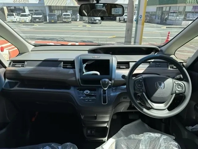 フリード(ホンダ)G  LEDヘッドライト登録済未使用車 5
