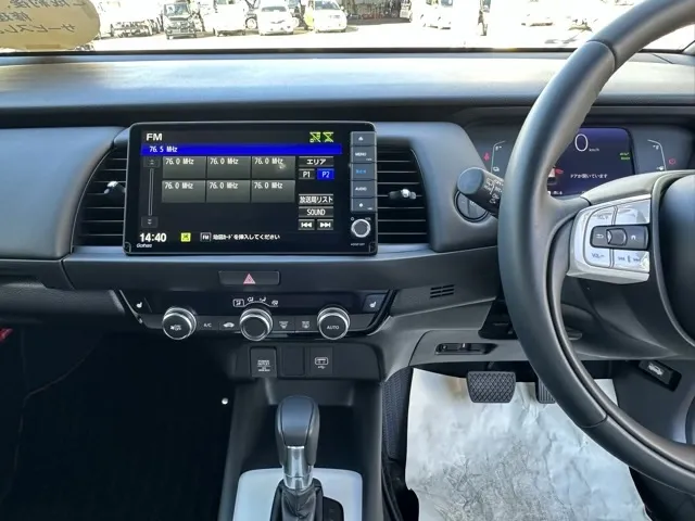 フィット(ホンダ)e：HEV ホーム カーサディーラ-試乗車 12