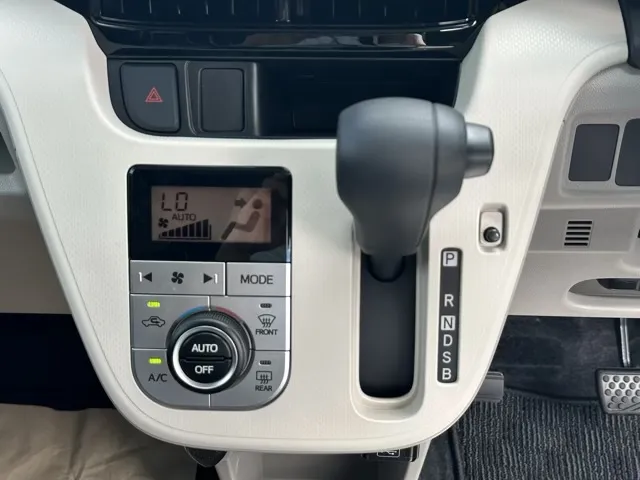 ムーヴ(ダイハツ)XリミテッドⅡ SAⅢ 純正ナビ届出済未使用車 16