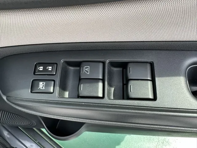 ノート(ニッサン)eパワーX中古車 12