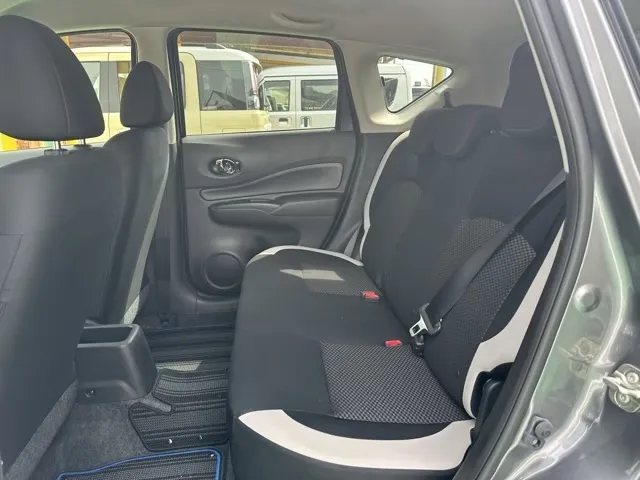 ノート(ニッサン)eパワーX中古車 4