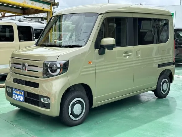 N-VAN(ホンダ)プラススタイルFUN ４ＷＤ AT届出済未使用車 1