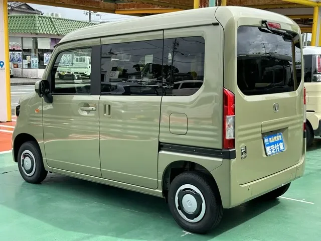 N-VAN(ホンダ)プラススタイルFUN ４ＷＤ AT届出済未使用車 2