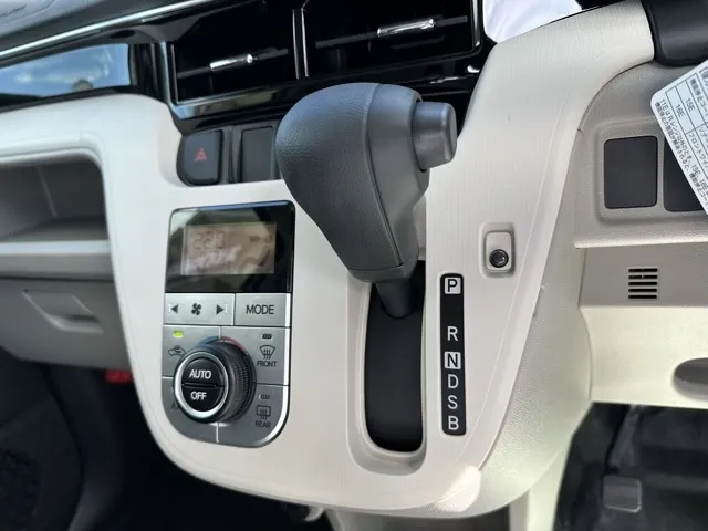 ムーヴ(ダイハツ)XリミテッドⅡ SAⅢ届出済未使用車 18