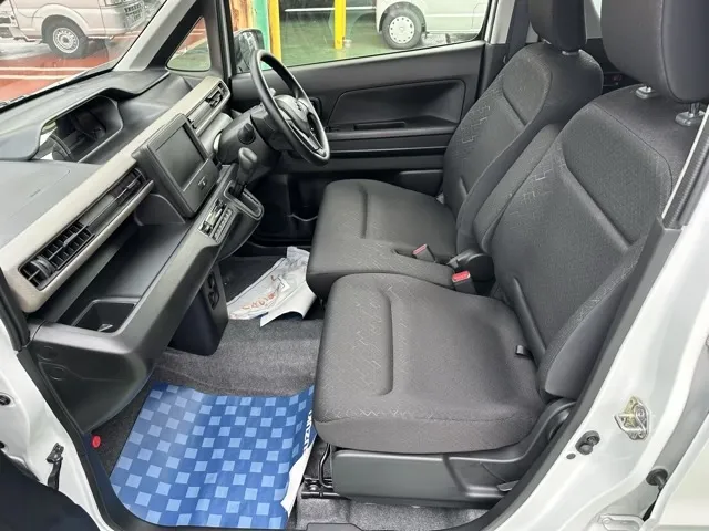 ワゴンR(スズキ)ハイブリッド　ＦXセーフティパッケージ装着車ディーラ-試乗車 3