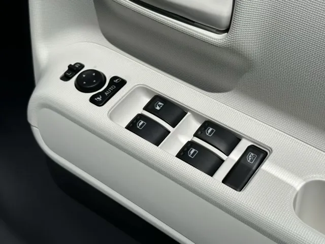 キャンバス(ダイハツ)ストライプスX UGP 純正ナビ付届出済未使用車 16