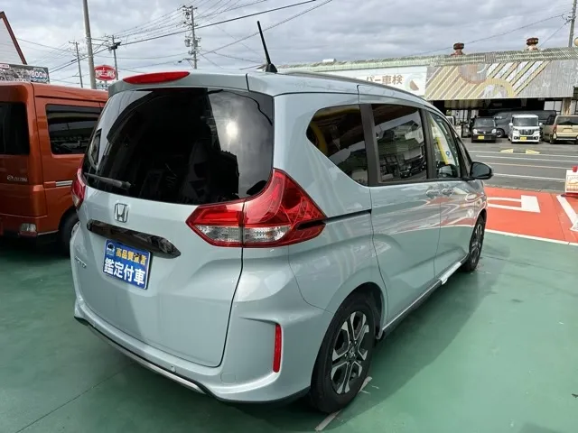 フリード(ホンダ)クロスター登録済未使用車 12