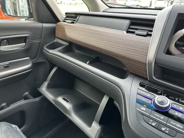 フリード(ホンダ)クロスター登録済未使用車 24