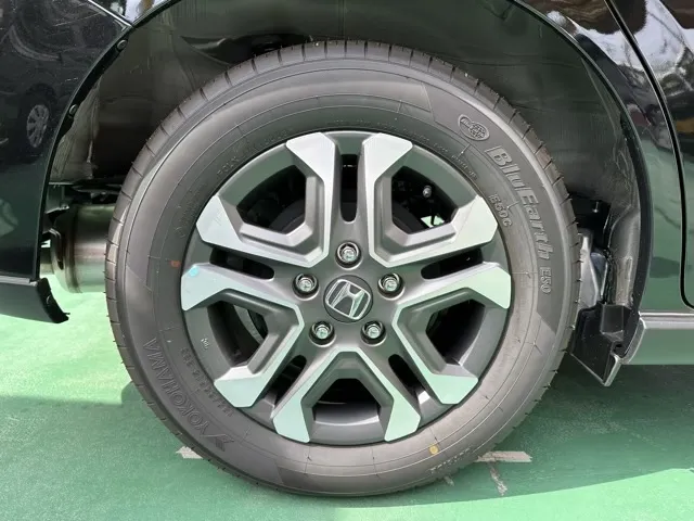 フリード(ホンダ)クロスター登録済未使用車 13