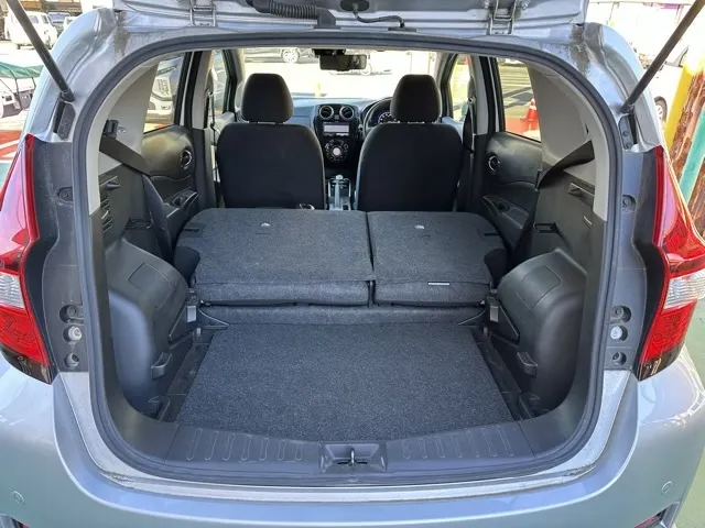 ノート(ニッサン)eパワーB中古車 9