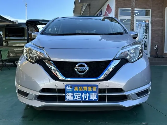 ノート(ニッサン)eパワーB中古車 29