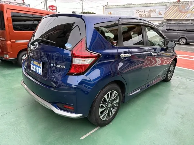 ノート(ニッサン)eパワーオーテック中古車 10