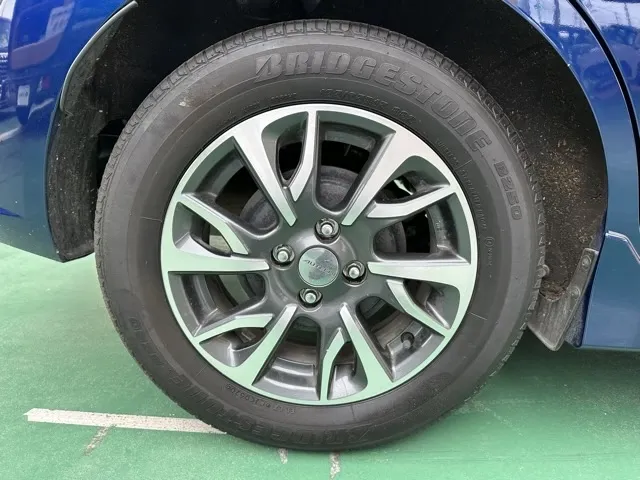 ノート(ニッサン)eパワーオーテック中古車 11