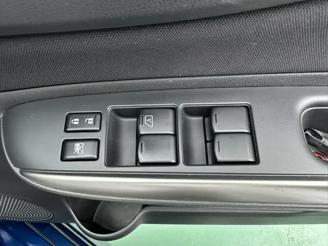 ノート(ニッサン)eパワーオーテック中古車 12