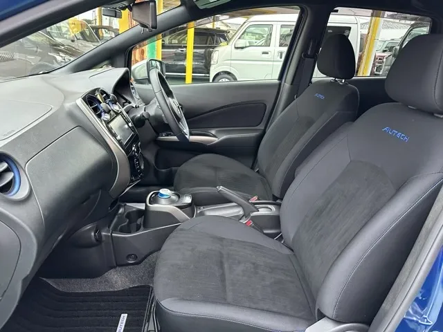 ノート(ニッサン)eパワーオーテック中古車 3