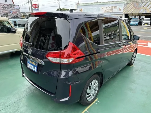 フリード(ホンダ)G  LEDヘッドライト登録済未使用車 9