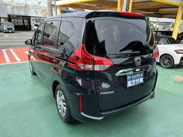 フリード(ホンダ)G  LEDヘッドライト登録済未使用車 2