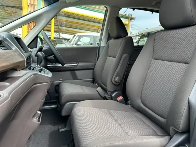 フリード(ホンダ)G  LEDヘッドライト登録済未使用車 3
