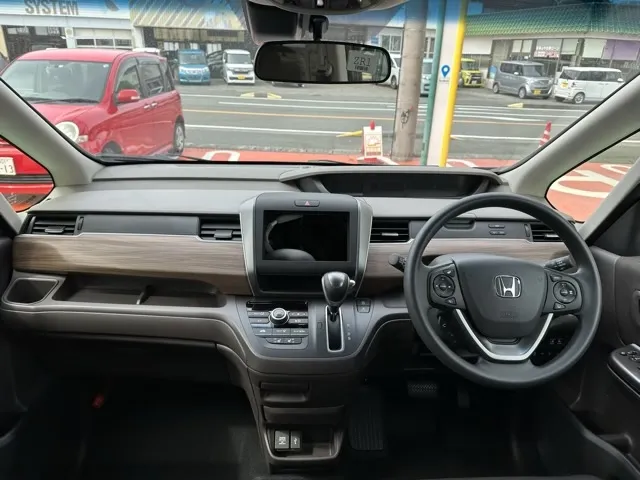 フリード(ホンダ)G  LEDヘッドライト登録済未使用車 5