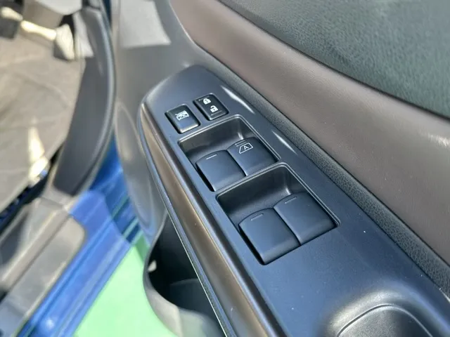 ノート(ニッサン)eパワー メダリスト中古車 11