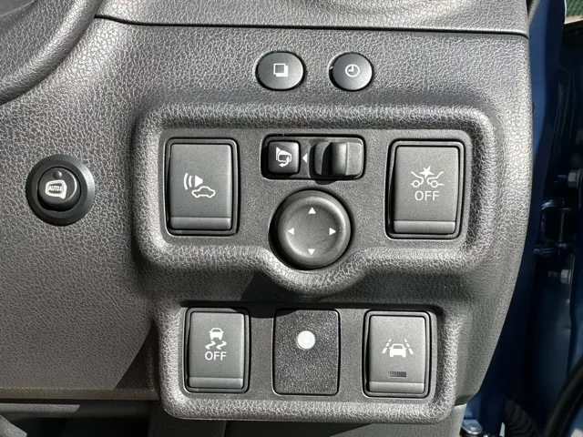 ノート(ニッサン)eパワー メダリスト中古車 12
