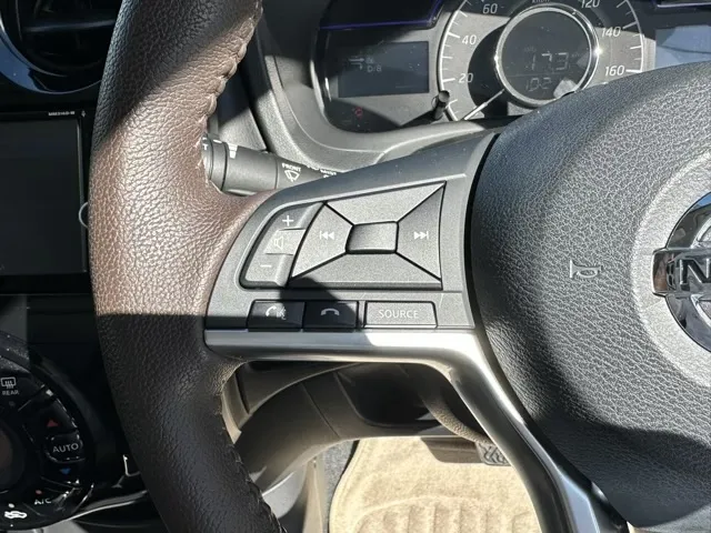 ノート(ニッサン)eパワー メダリスト中古車 14