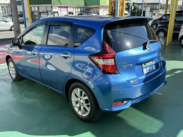 ノート(ニッサン)eパワー メダリスト中古車 2