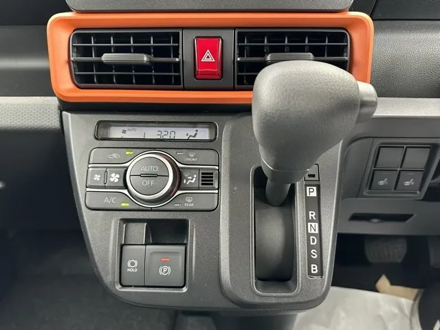 タント(ダイハツ)ファンクロス届出済未使用車 19