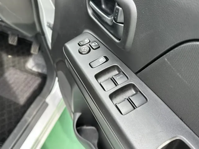 ワゴンＲ(スズキ)５速ＭＴディーラ-試乗車 11