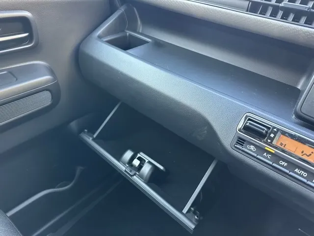 ワゴンR(スズキ)ハイブリッド　ＦXセーフティパッケージ装着車ディーラ-試乗車 17