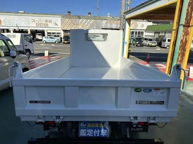 キャンター(三菱)全低床キョウカダンプ ３ｔレンタ登録済未使用車 8