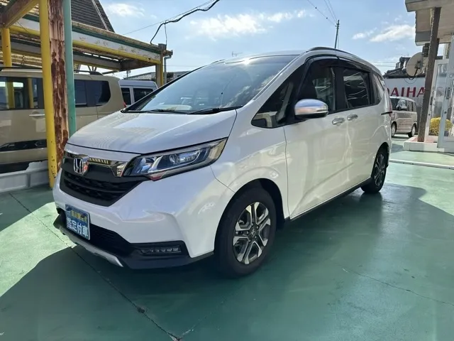 フリード(ホンダ)クロスターディーラ-試乗車 1