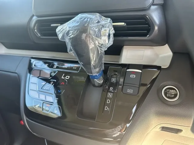 デリカミニ(三菱)Tプレミアム ４WD届出済未使用車 23