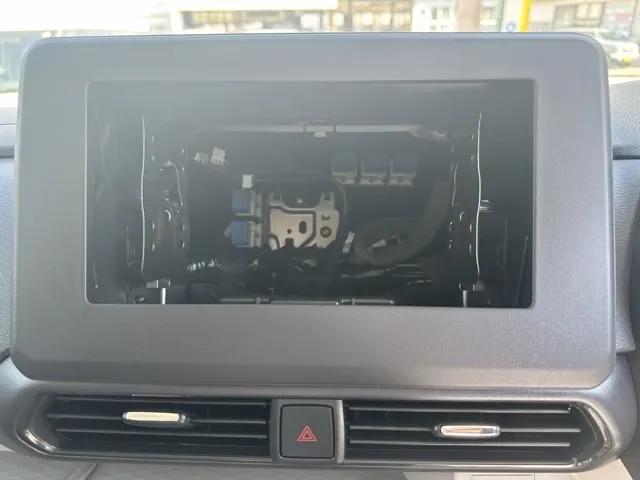 デリカミニ(三菱)Tプレミアム ４WD届出済未使用車 24