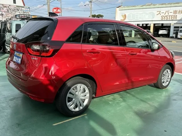 フィット(ホンダ)e：HEV ホーム登録済未使用車 9