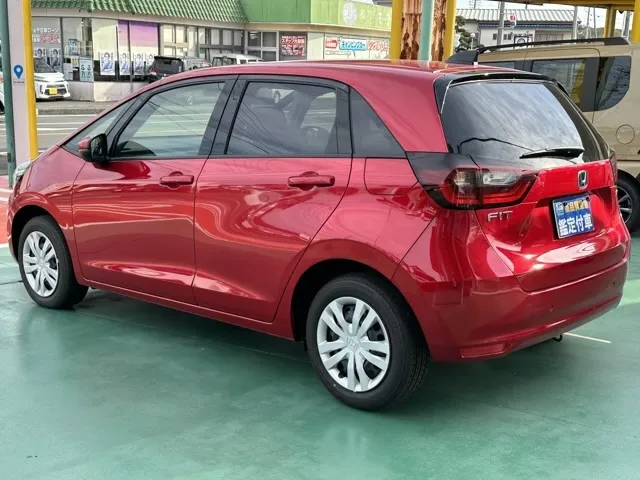 フィット(ホンダ)e：HEV ホーム登録済未使用車 2