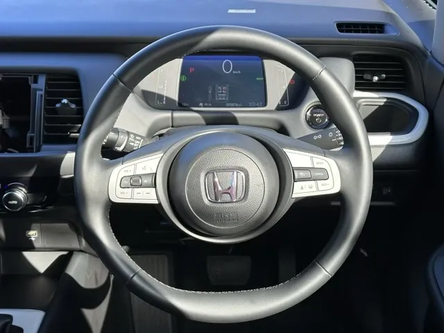 フィット(ホンダ)e：HEV ホームディーラ-試乗車 9