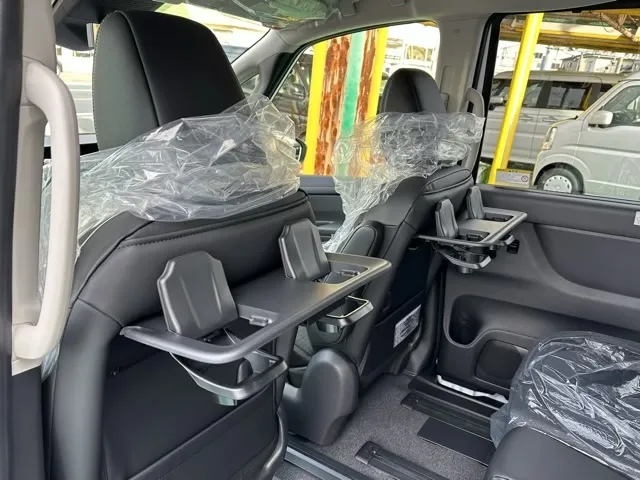 セレナ(ニッサン)ハイウェイスターV アラウンドビューモニター 12.3ナビ登録済未使用車 11