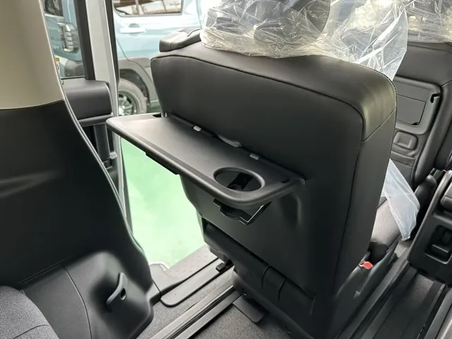 セレナ(ニッサン)ハイウェイスターV アラウンドビューモニター 12.3ナビ登録済未使用車 19