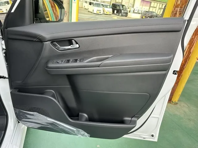 セレナ(ニッサン)ハイウェイスターV アラウンドビューモニター 12.3ナビ登録済未使用車 29