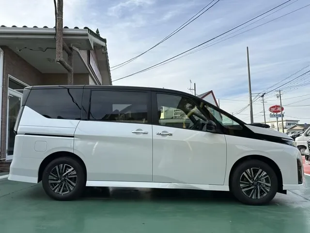 セレナ(ニッサン)ハイウェイスターV アラウンドビューモニター 12.3ナビ登録済未使用車 5
