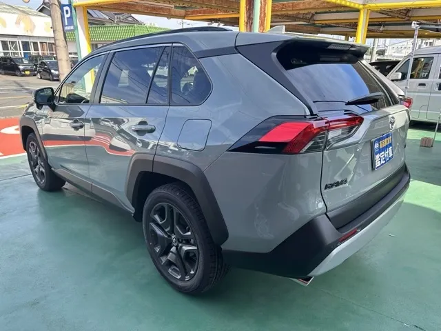 ＲＡＶ４(トヨタ)アドベンチャー4WD登録済未使用車 9