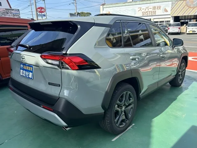 ＲＡＶ４(トヨタ)アドベンチャー4WD登録済未使用車 10