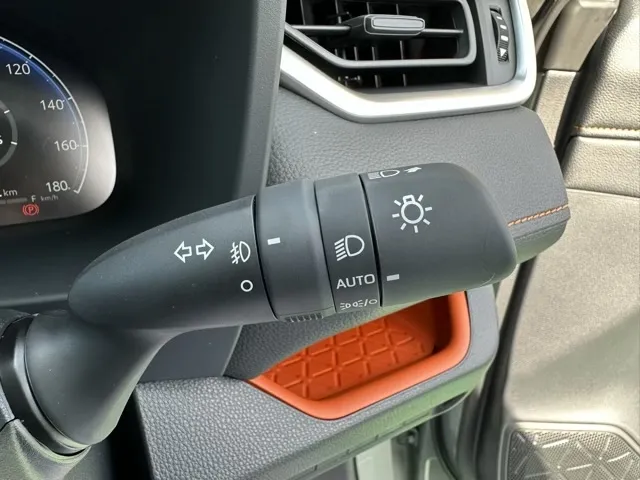 ＲＡＶ４(トヨタ)アドベンチャー4WD登録済未使用車 14