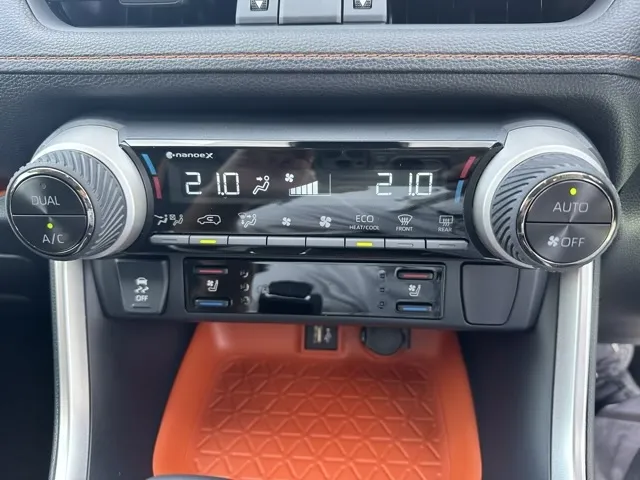 ＲＡＶ４(トヨタ)アドベンチャー4WD登録済未使用車 18